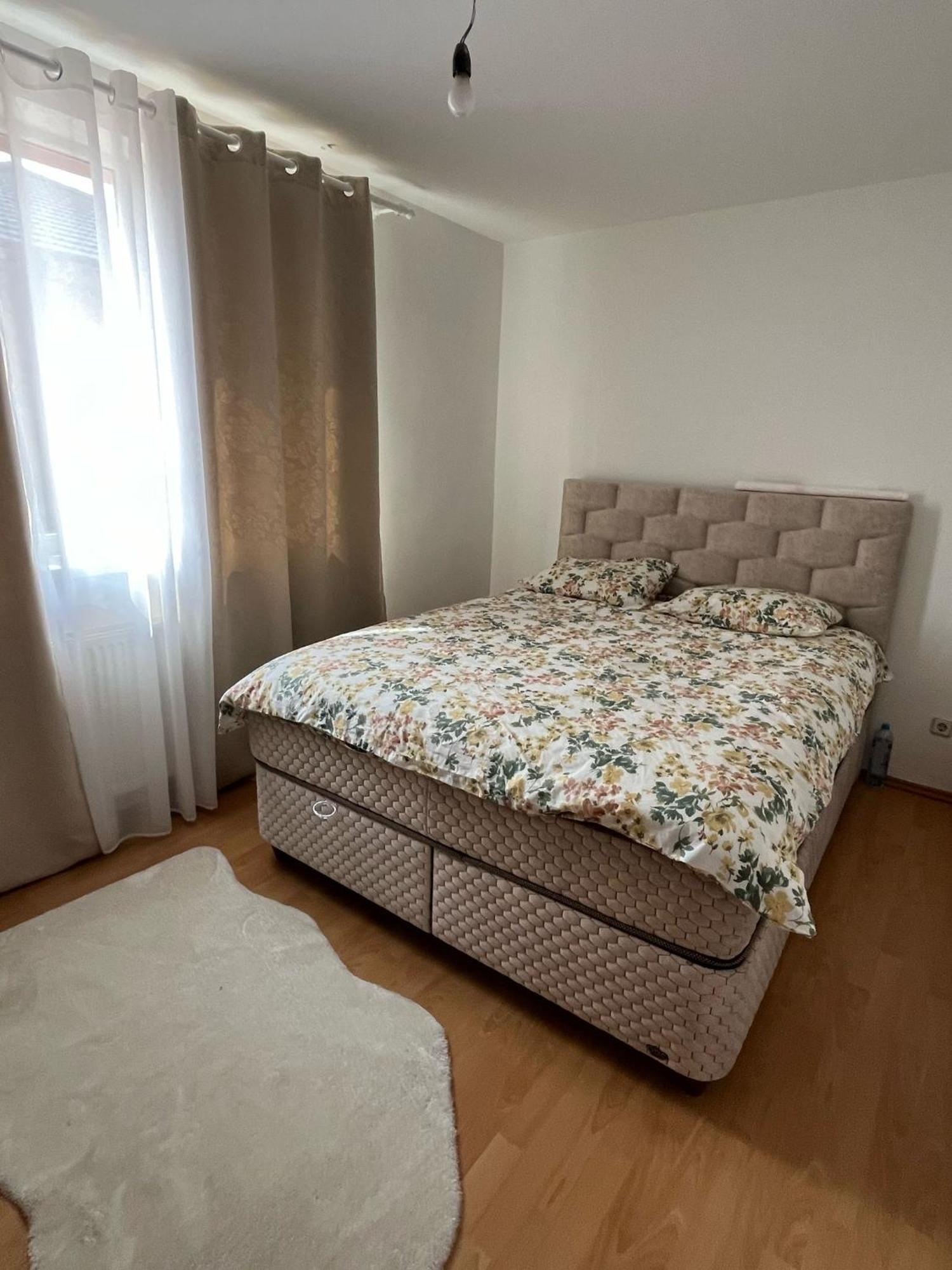 Apartament Strada Eneas 100